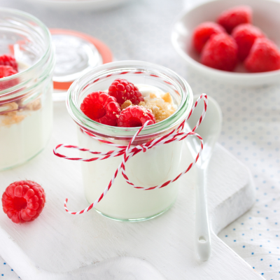 Panna cotta mit Himbeeren