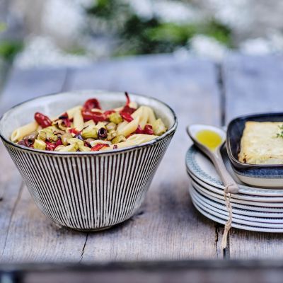Nudeln mit gebratenem Gem&uuml;se und Feta
