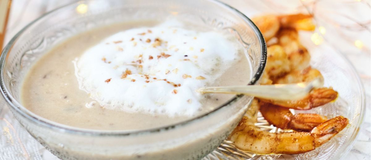 Cappuccino de châtaignes, noisettes et crevettes sautées