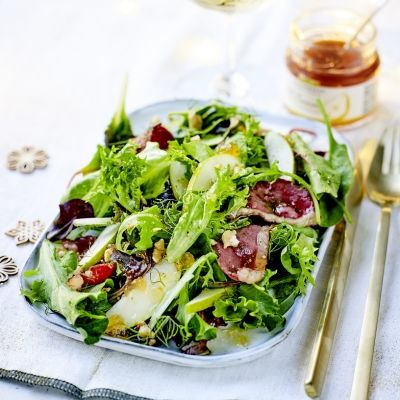 Salade poires, magrets de canard croustillants & noix